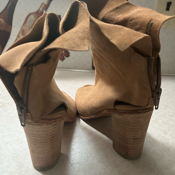 Free People - Picture 4 of 7